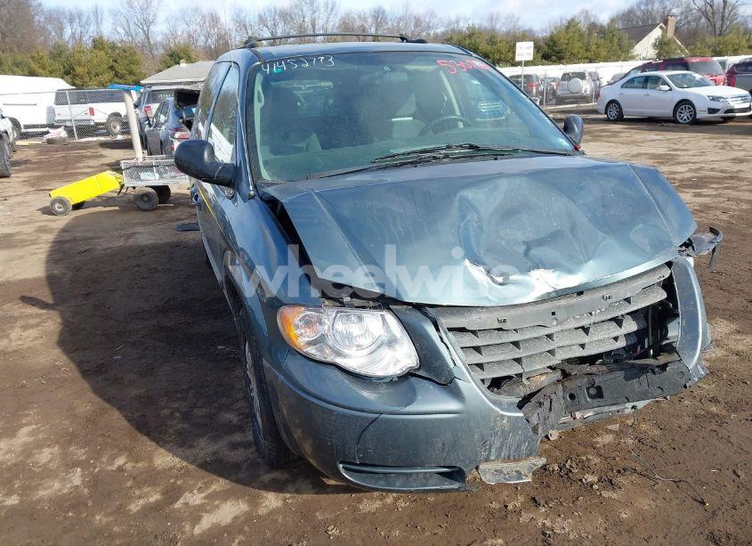 2005 Chrysler Town & COUNTRY TOURING (VIN 2C4GP54L35R530262) main photo