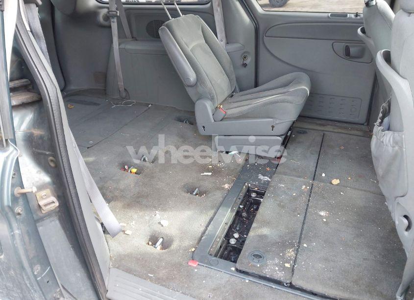 Photo 8 of 2005 Chrysler Town & COUNTRY TOURING (VIN 2C4GP54L35R530262)