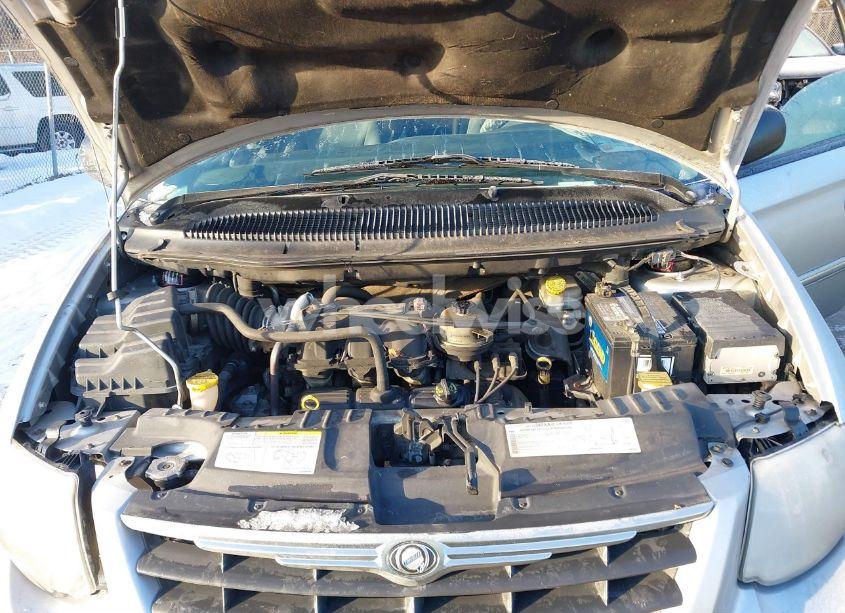 Photo 10 of 2005 Chrysler Town & COUNTRY TOURING (VIN 2C4GP54L35R600570)