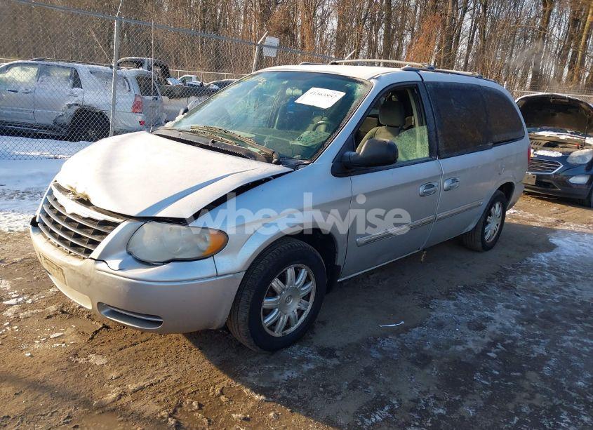 Photo 2 of 2005 Chrysler Town & COUNTRY TOURING (VIN 2C4GP54L35R600570)