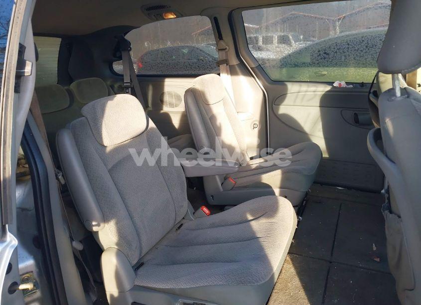 Photo 8 of 2005 Chrysler Town & COUNTRY TOURING (VIN 2C4GP54L35R600570)