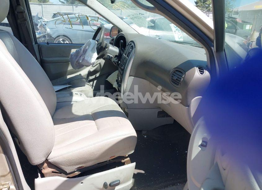 Photo 5 of 2005 Chrysler Town & COUNTRY TOURING (VIN 2C4GP54L45R123762)