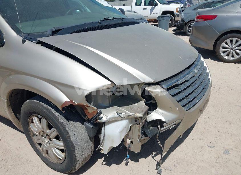 Photo 6 of 2005 Chrysler Town & COUNTRY TOURING (VIN 2C4GP54L45R123762)