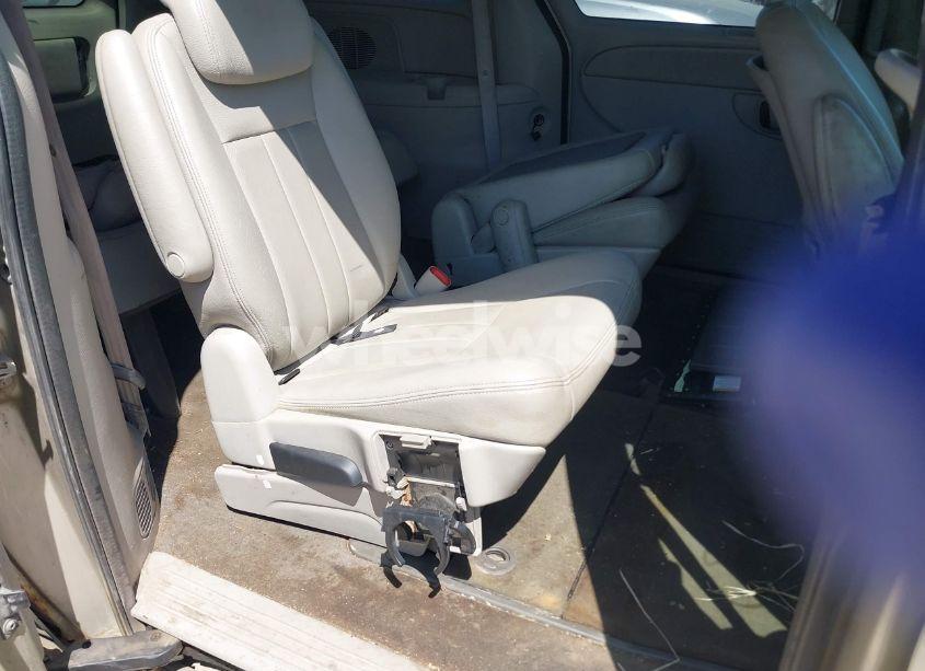 Photo 8 of 2005 Chrysler Town & COUNTRY TOURING (VIN 2C4GP54L45R123762)