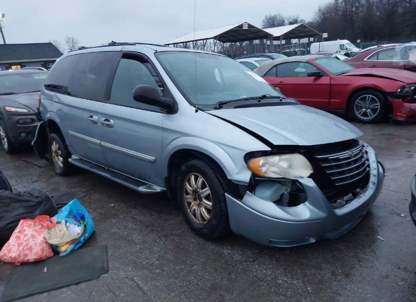 2005 Chrysler Town & COUNTRY TOURING (VIN 2C4GP54L45R198350) main photo