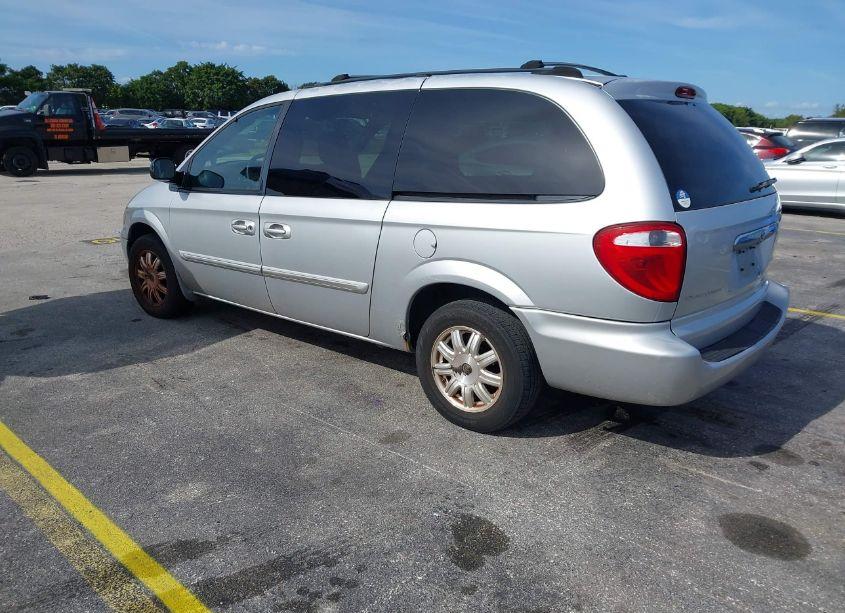 Photo 3 of 2004 Chrysler Town & COUNTRY TOURING (VIN 2C4GP54L54R605297)