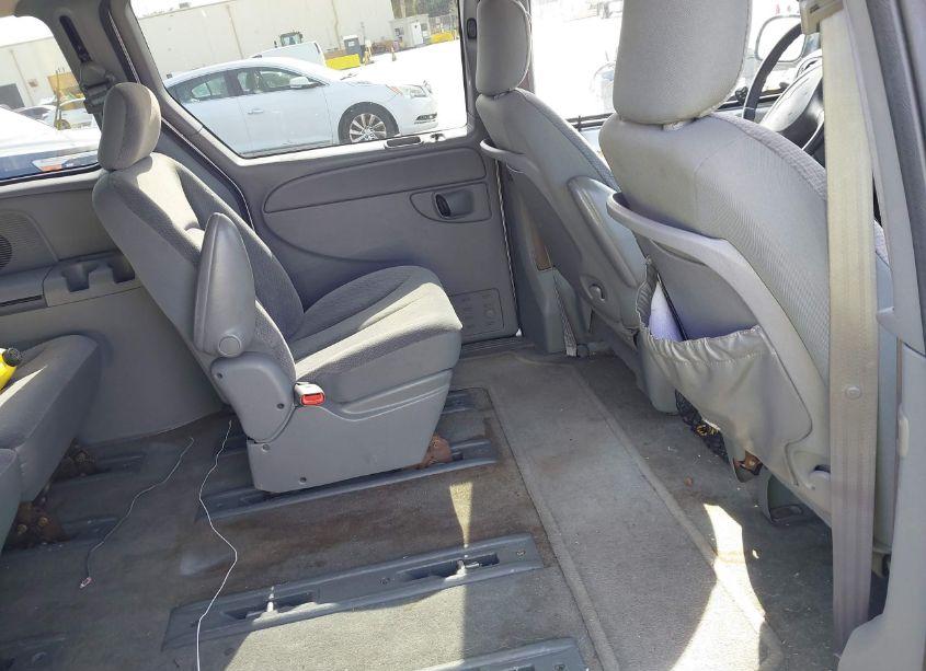 Photo 8 of 2004 Chrysler Town & COUNTRY TOURING (VIN 2C4GP54L54R605297)