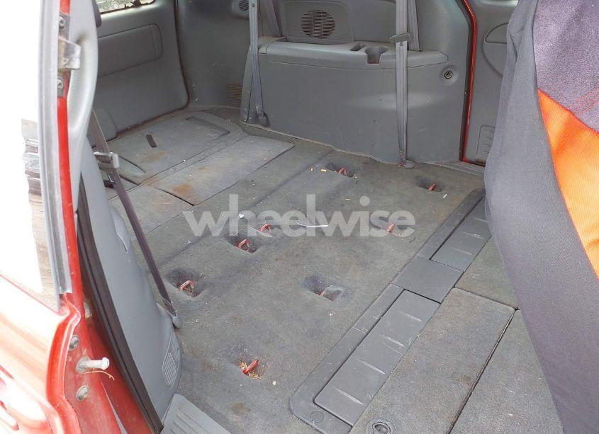 Photo 8 of 2005 Chrysler Town & COUNTRY TOURING (VIN 2C4GP54L55R177829)