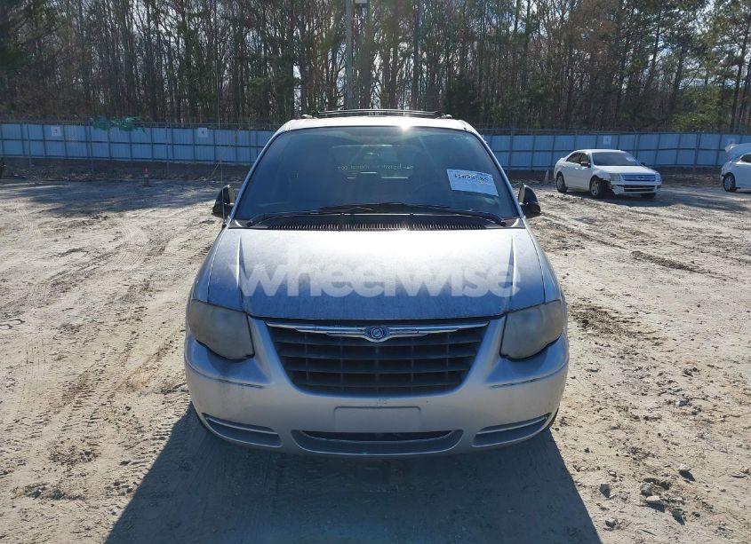 Photo 6 of 2005 Chrysler Town & COUNTRY TOURING (VIN 2C4GP54L55R192606)