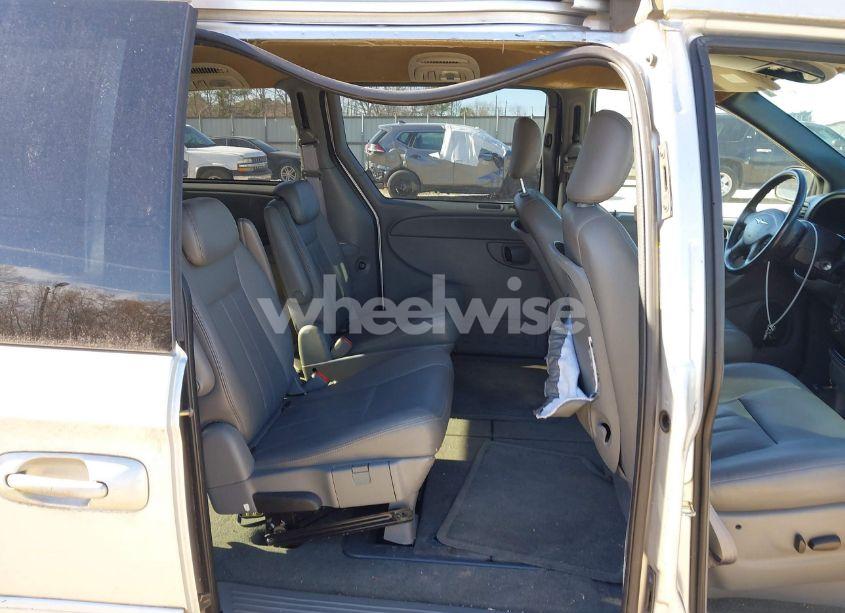 Photo 8 of 2005 Chrysler Town & COUNTRY TOURING (VIN 2C4GP54L55R192606)