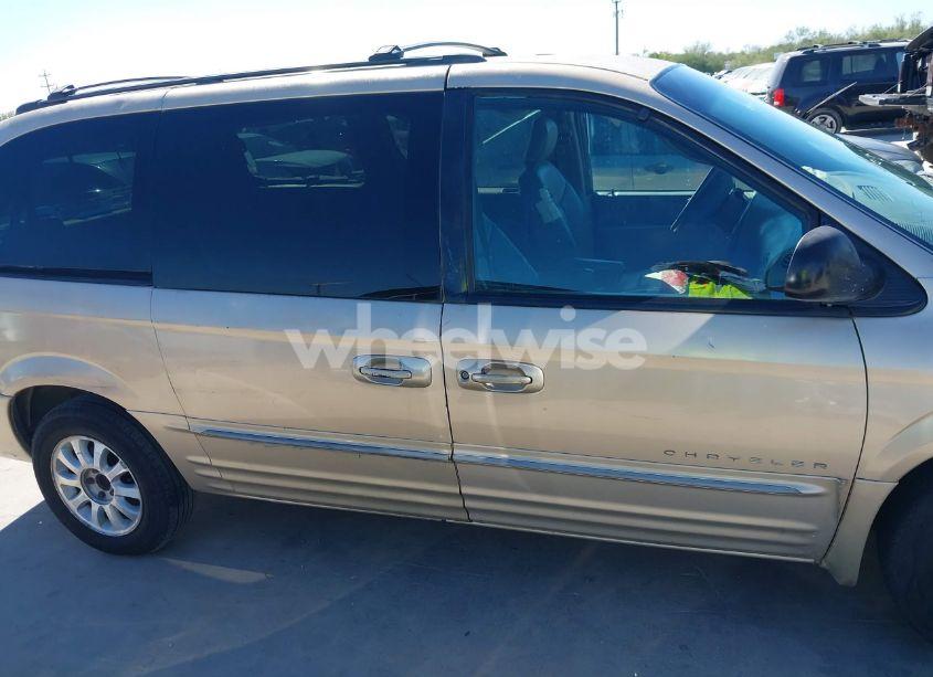 Photo 13 of 2001 Chrysler Town & COUNTRY LXI (VIN 2C4GP54L61R384028)