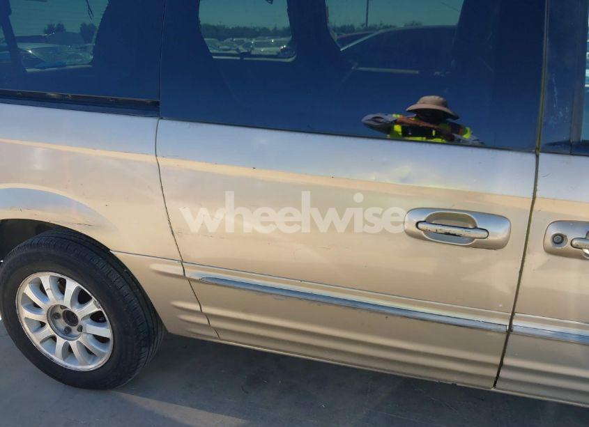 Photo 17 of 2001 Chrysler Town & COUNTRY LXI (VIN 2C4GP54L61R384028)