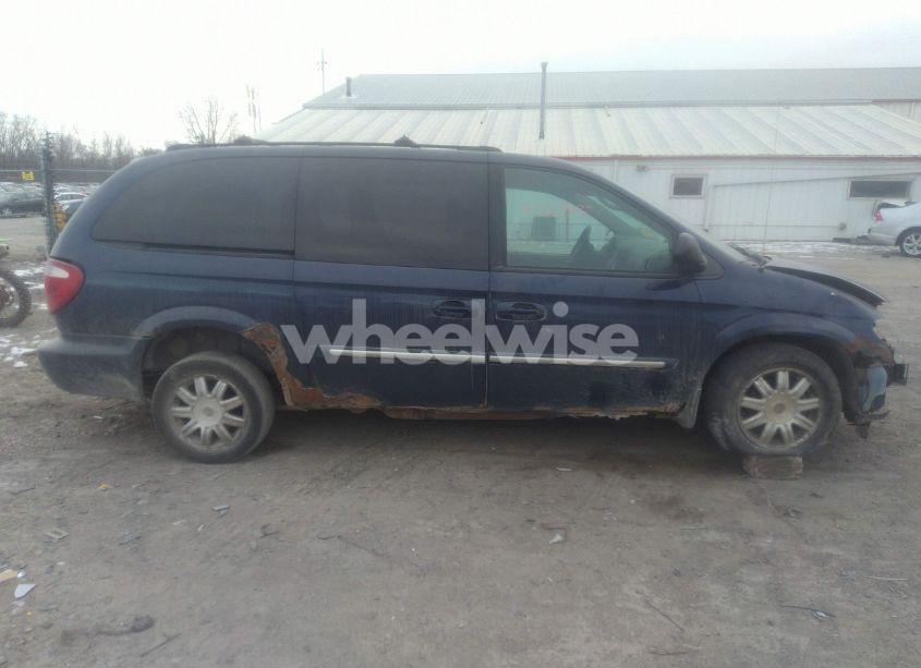 Photo 13 of 2005 Chrysler Town & COUNTRY TOURING (VIN 2C4GP54L65R227315)