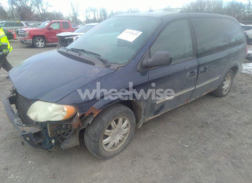 Photo 2 of 2005 Chrysler Town & COUNTRY TOURING (VIN 2C4GP54L65R227315)