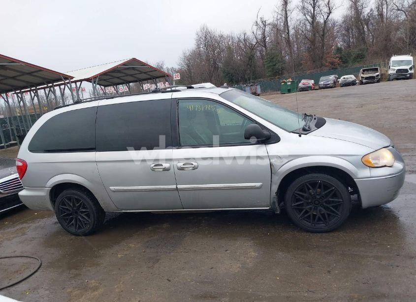 Photo 13 of 2005 Chrysler Town & COUNTRY TOURING (VIN 2C4GP54L65R392300)