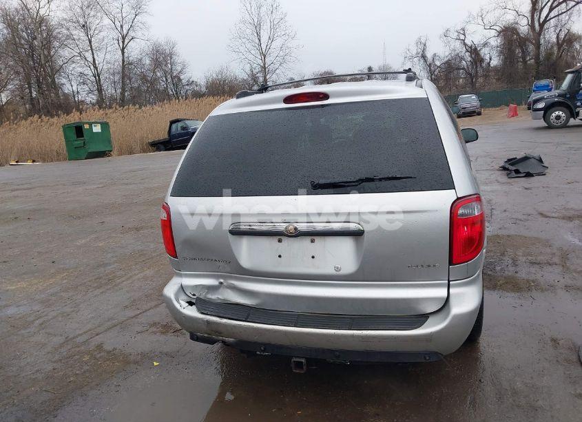 Photo 16 of 2005 Chrysler Town & COUNTRY TOURING (VIN 2C4GP54L65R392300)