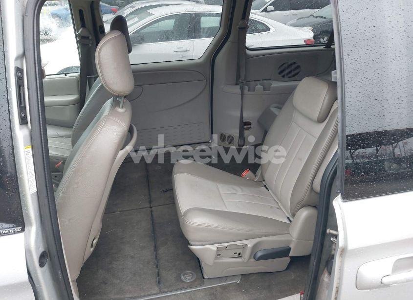 Photo 8 of 2005 Chrysler Town & COUNTRY TOURING (VIN 2C4GP54L65R392300)