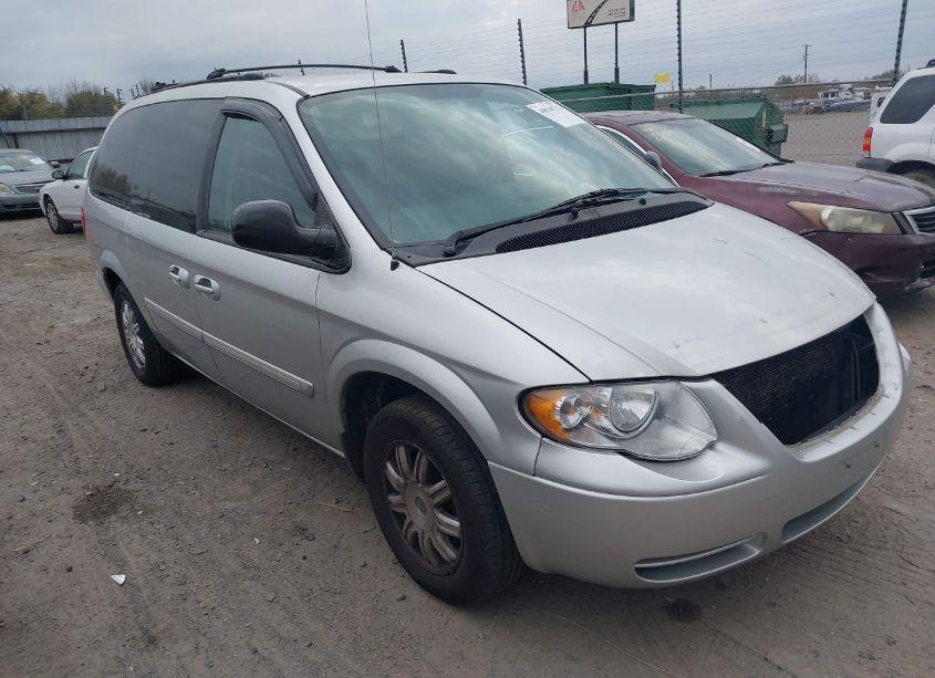 2005 Chrysler Town & COUNTRY TOURING (VIN 2C4GP54L65R596837) main photo