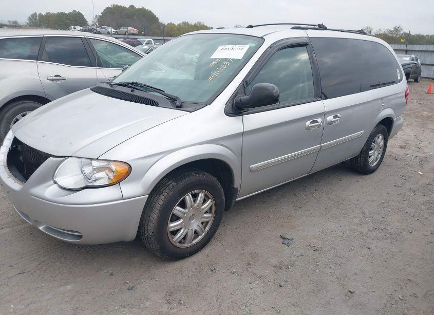 Photo 2 of 2005 Chrysler Town & COUNTRY TOURING (VIN 2C4GP54L65R596837)