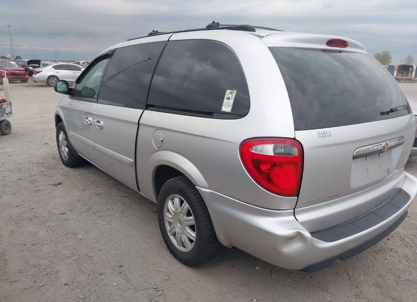 Photo 3 of 2005 Chrysler Town & COUNTRY TOURING (VIN 2C4GP54L65R596837)