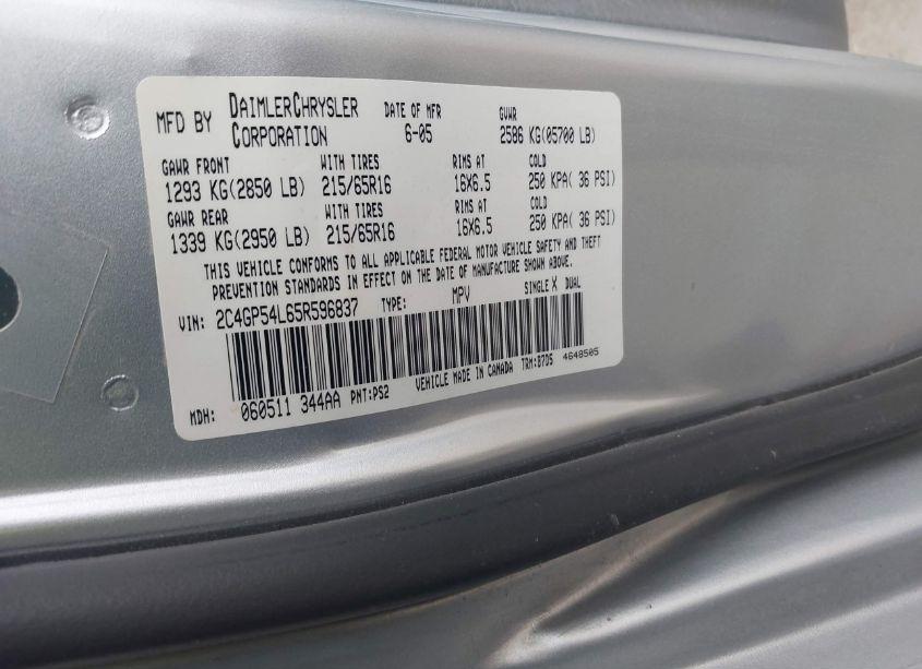 Photo 9 of 2005 Chrysler Town & COUNTRY TOURING (VIN 2C4GP54L65R596837)