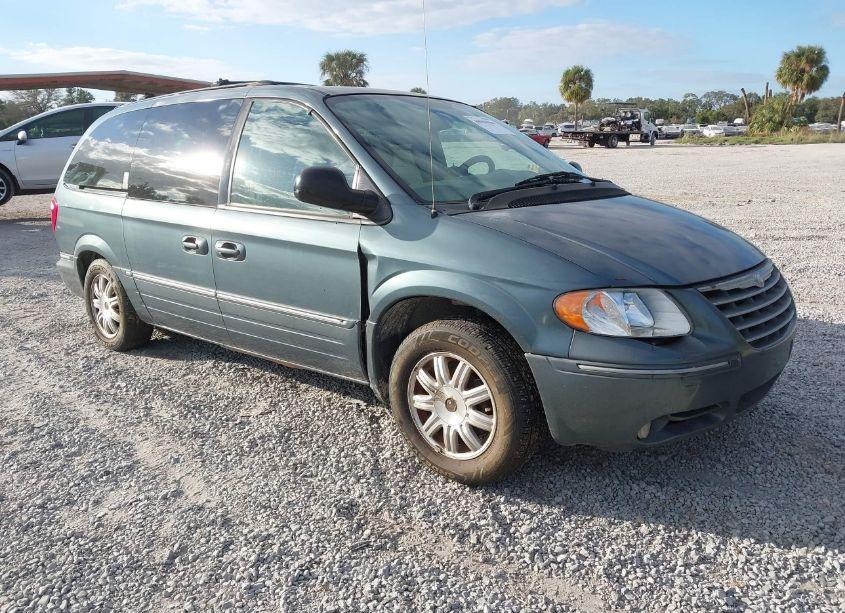 2005 Chrysler Town & COUNTRY TOURING (VIN 2C4GP54L75R120290) main photo