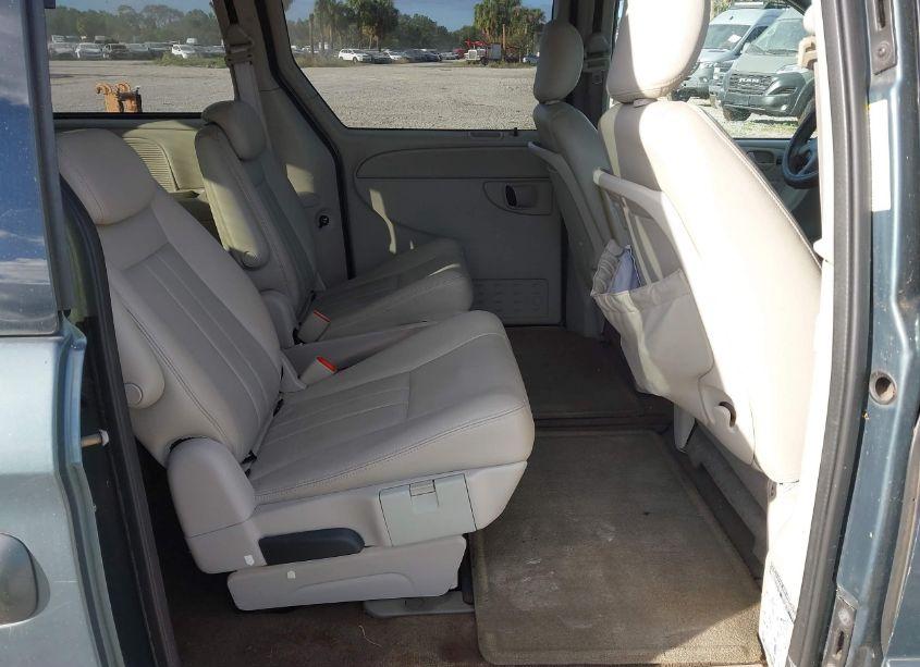 Photo 8 of 2005 Chrysler Town & COUNTRY TOURING (VIN 2C4GP54L75R120290)