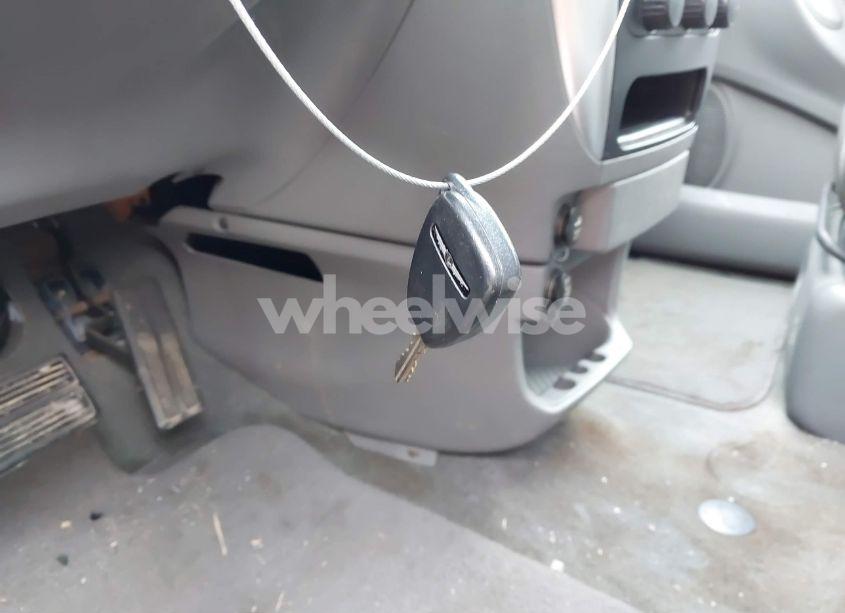 Photo 11 of 2005 Chrysler Town & COUNTRY TOURING (VIN 2C4GP54L75R189058)