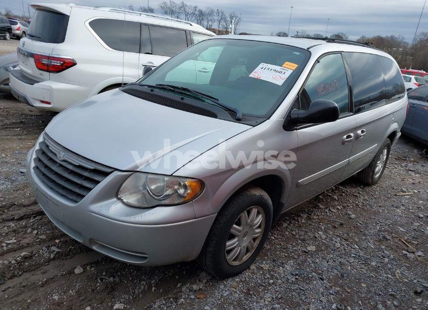 Photo 2 of 2005 Chrysler Town & COUNTRY TOURING (VIN 2C4GP54L75R189058)