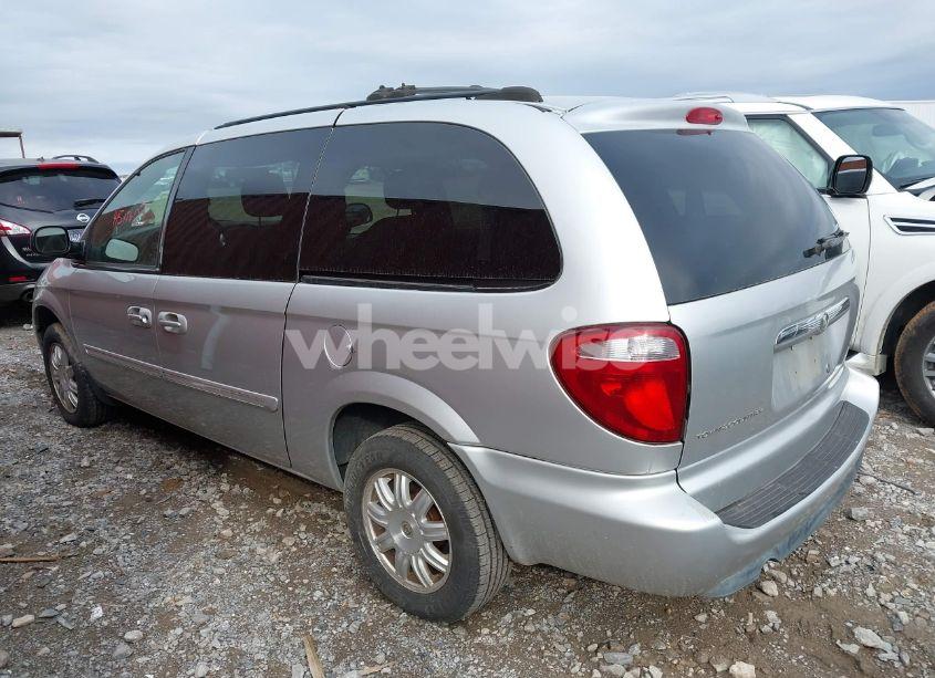 Photo 3 of 2005 Chrysler Town & COUNTRY TOURING (VIN 2C4GP54L75R189058)
