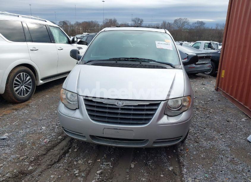 Photo 6 of 2005 Chrysler Town & COUNTRY TOURING (VIN 2C4GP54L75R189058)