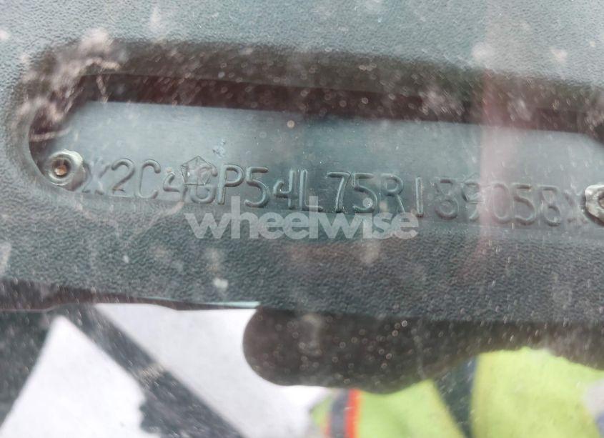 Photo 9 of 2005 Chrysler Town & COUNTRY TOURING (VIN 2C4GP54L75R189058)