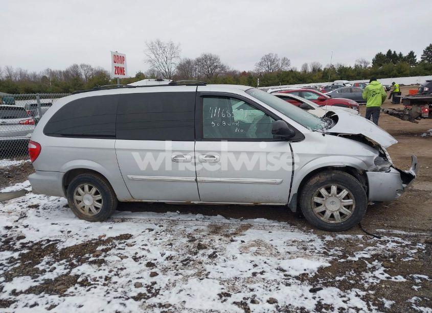 Photo 14 of 2005 Chrysler Town & COUNTRY TOURING (VIN 2C4GP54L75R467120)