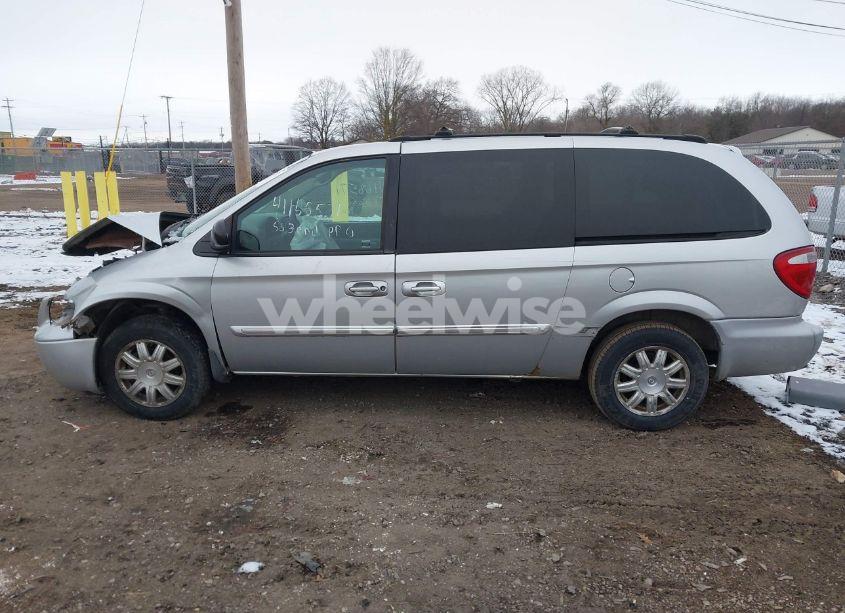 Photo 15 of 2005 Chrysler Town & COUNTRY TOURING (VIN 2C4GP54L75R467120)