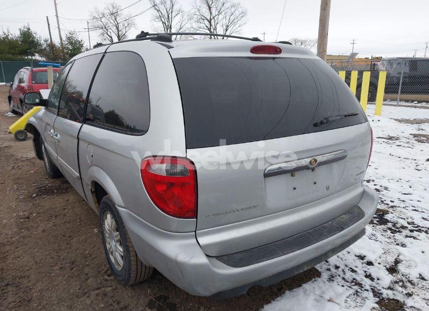 Photo 3 of 2005 Chrysler Town & COUNTRY TOURING (VIN 2C4GP54L75R467120)