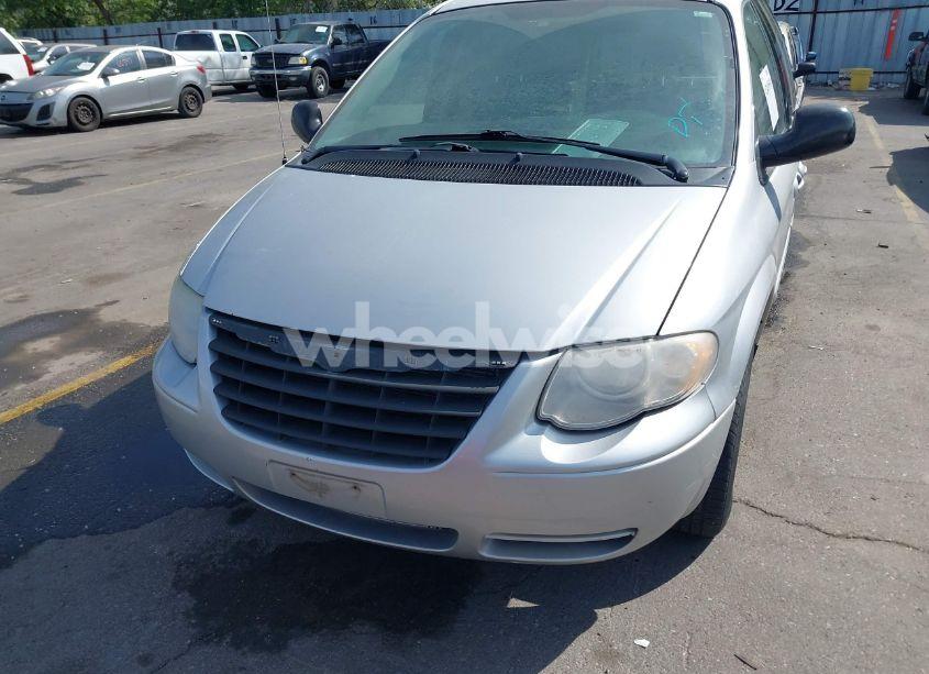 Photo 12 of 2005 Chrysler Town & COUNTRY TOURING (VIN 2C4GP54L75R534962)