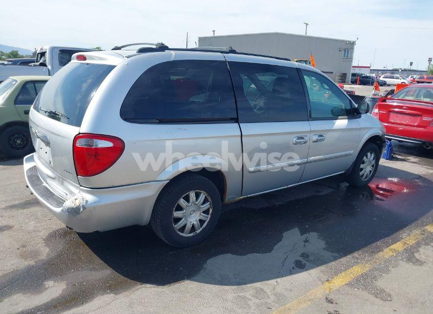 Photo 4 of 2005 Chrysler Town & COUNTRY TOURING (VIN 2C4GP54L75R534962)