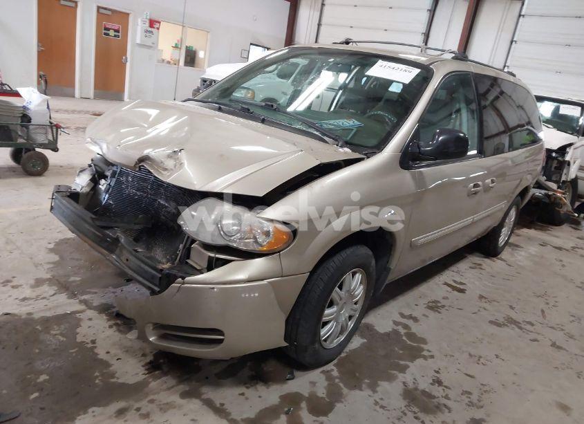 Photo 2 of 2005 Chrysler Town & COUNTRY TOURING (VIN 2C4GP54L75R563071)