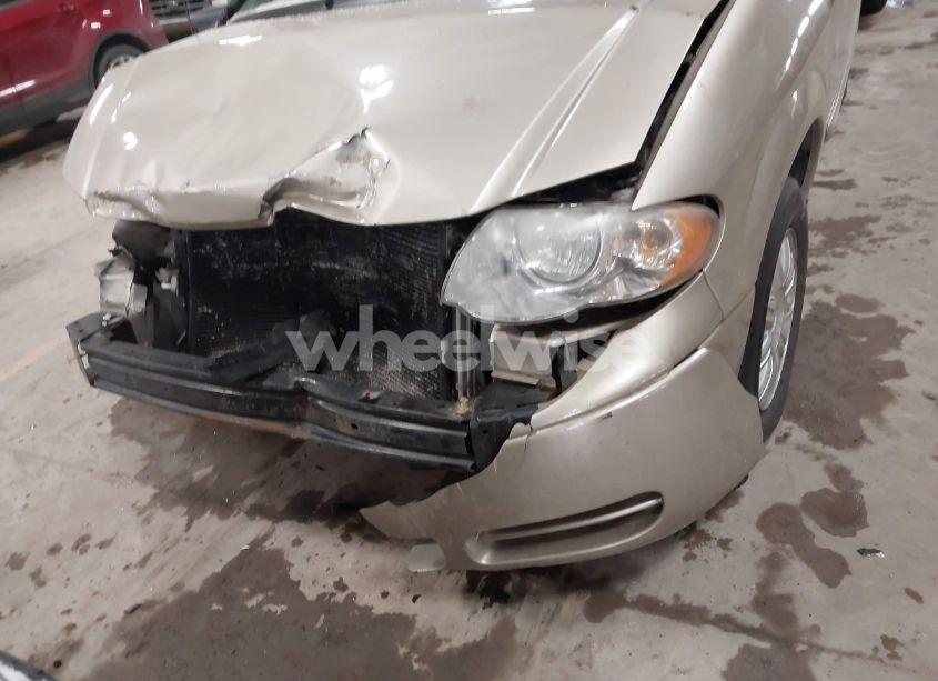 Photo 6 of 2005 Chrysler Town & COUNTRY TOURING (VIN 2C4GP54L75R563071)