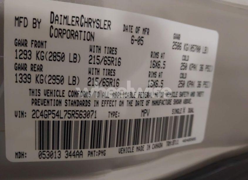 Photo 9 of 2005 Chrysler Town & COUNTRY TOURING (VIN 2C4GP54L75R563071)