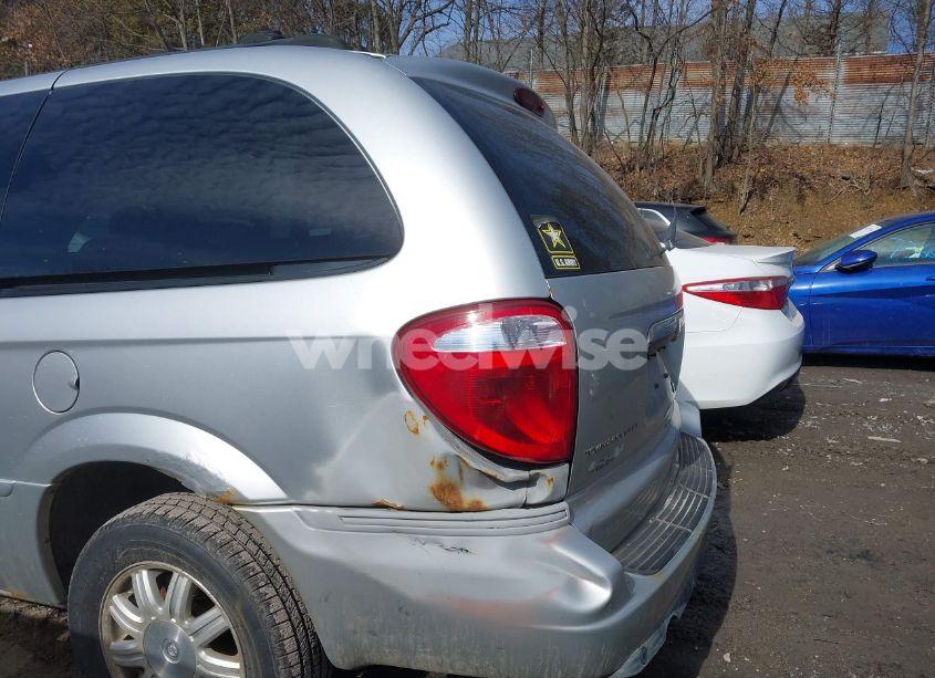 Photo 12 of 2005 Chrysler Town & COUNTRY TOURING (VIN 2C4GP54L85R246710)