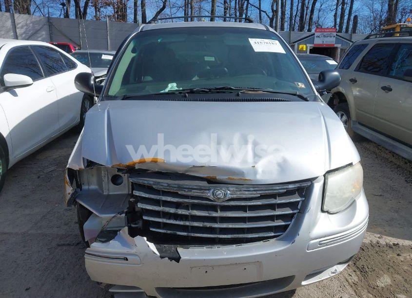 Photo 13 of 2005 Chrysler Town & COUNTRY TOURING (VIN 2C4GP54L85R246710)
