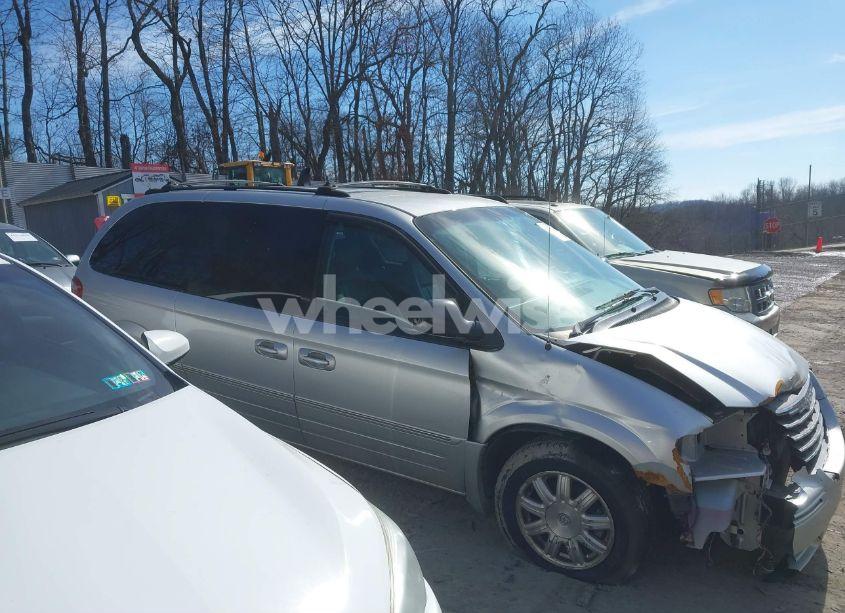 Photo 14 of 2005 Chrysler Town & COUNTRY TOURING (VIN 2C4GP54L85R246710)