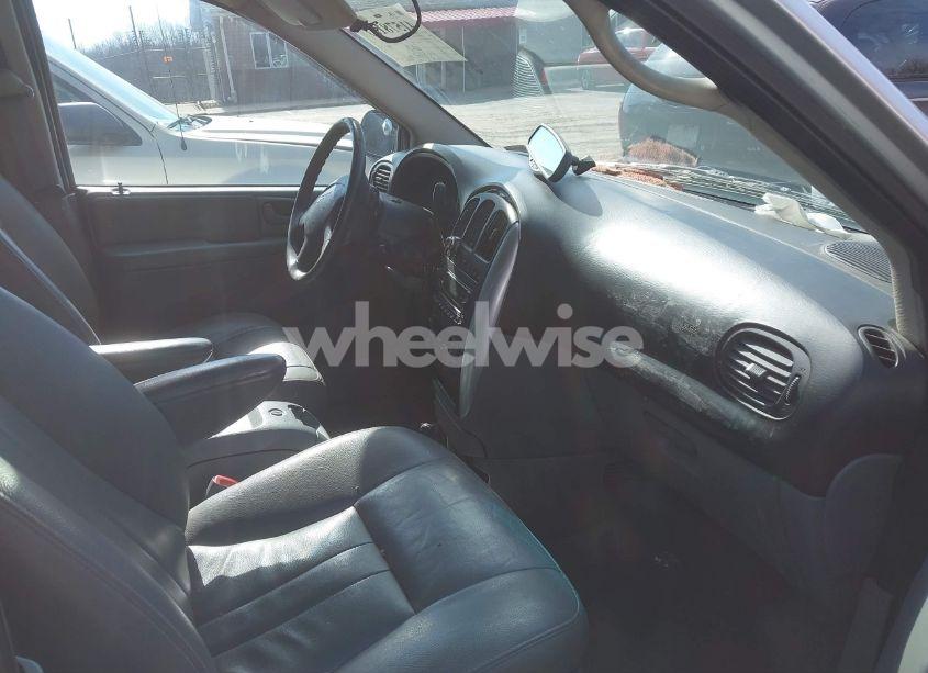 Photo 5 of 2005 Chrysler Town & COUNTRY TOURING (VIN 2C4GP54L85R246710)