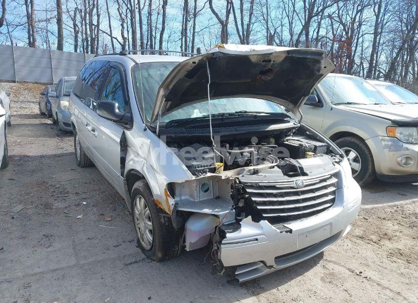 Photo 6 of 2005 Chrysler Town & COUNTRY TOURING (VIN 2C4GP54L85R246710)