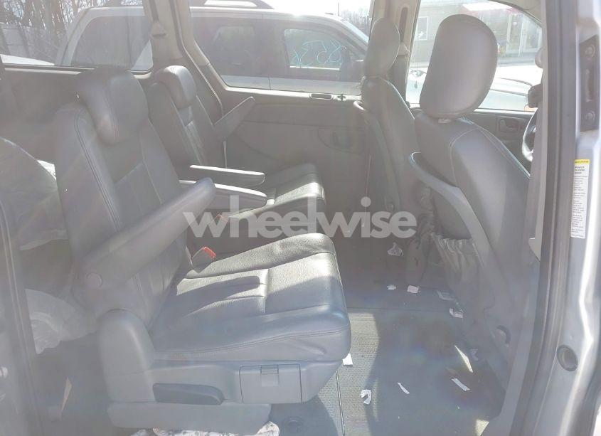 Photo 8 of 2005 Chrysler Town & COUNTRY TOURING (VIN 2C4GP54L85R246710)