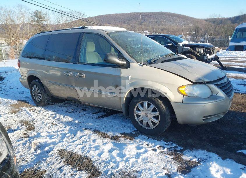 2005 Chrysler Town & COUNTRY TOURING (VIN 2C4GP54L85R400879) main photo