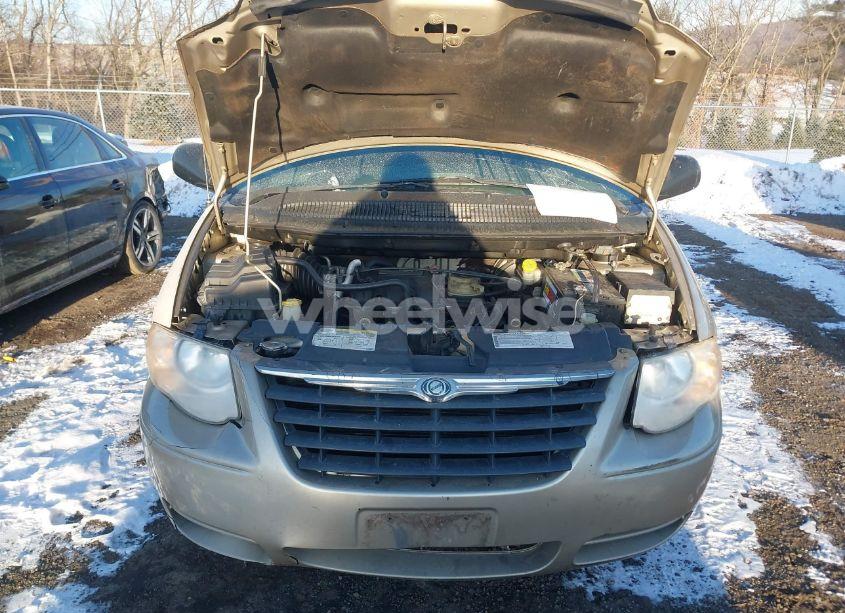 Photo 10 of 2005 Chrysler Town & COUNTRY TOURING (VIN 2C4GP54L85R400879)