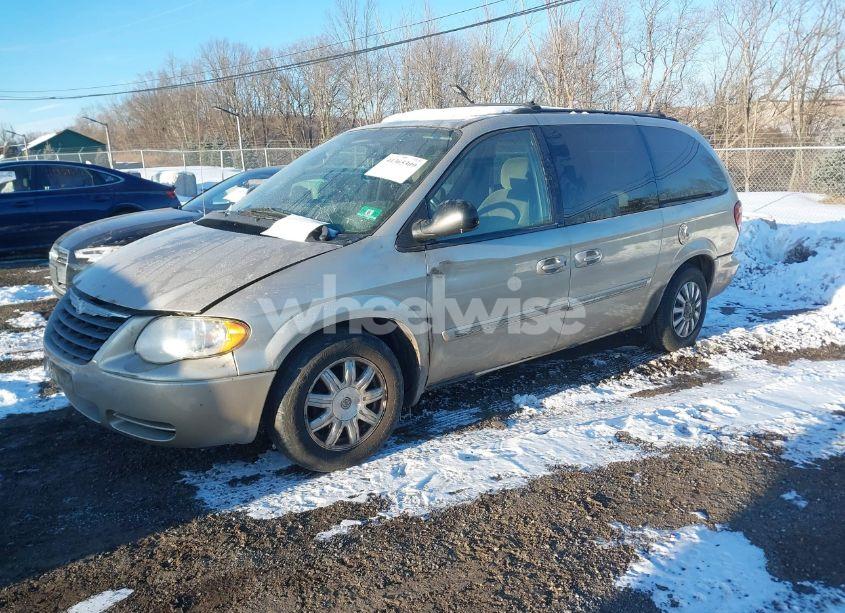 Photo 2 of 2005 Chrysler Town & COUNTRY TOURING (VIN 2C4GP54L85R400879)