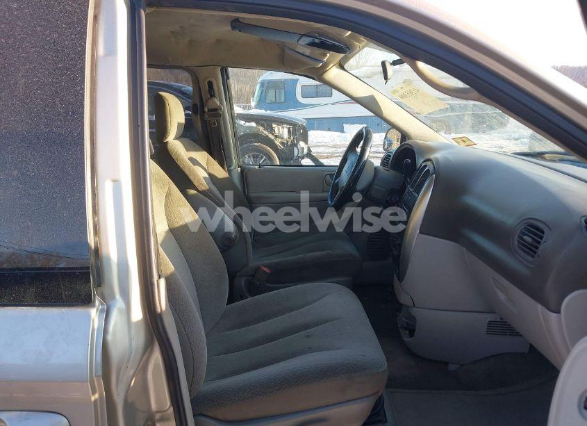 Photo 5 of 2005 Chrysler Town & COUNTRY TOURING (VIN 2C4GP54L85R400879)